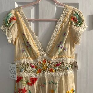 Hibiscus Heaven Maxi Dress